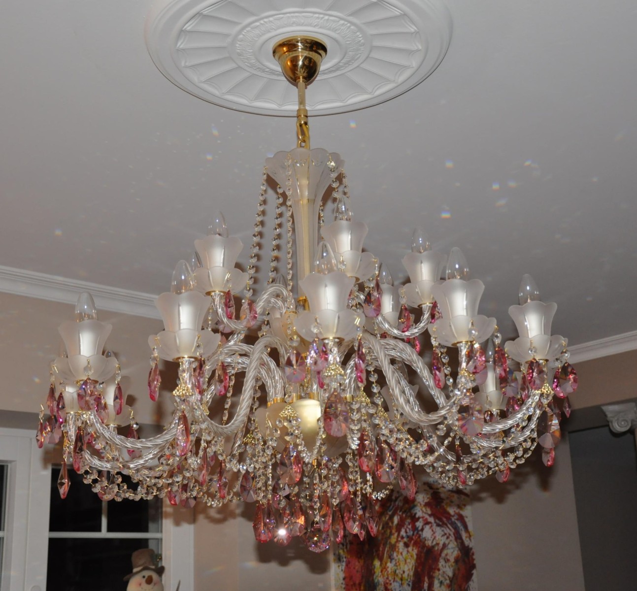 18 Arms violet crystal chandelier made of sand blasted glass & Cut Fuchsia  almonds