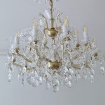 Classic Maria Theresa chandelier with 15 bulbs and matte brass