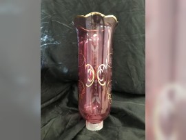 Red vase with gilded rim 2