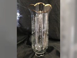 Light vase with gilded rim