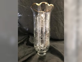 Light vase with gilded rim 2