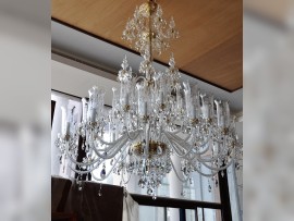 Crystal chandelier with tall vases 3