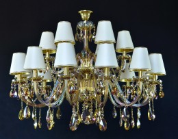 Large 18-arm chandelier made of plated colored glass with fabric shades